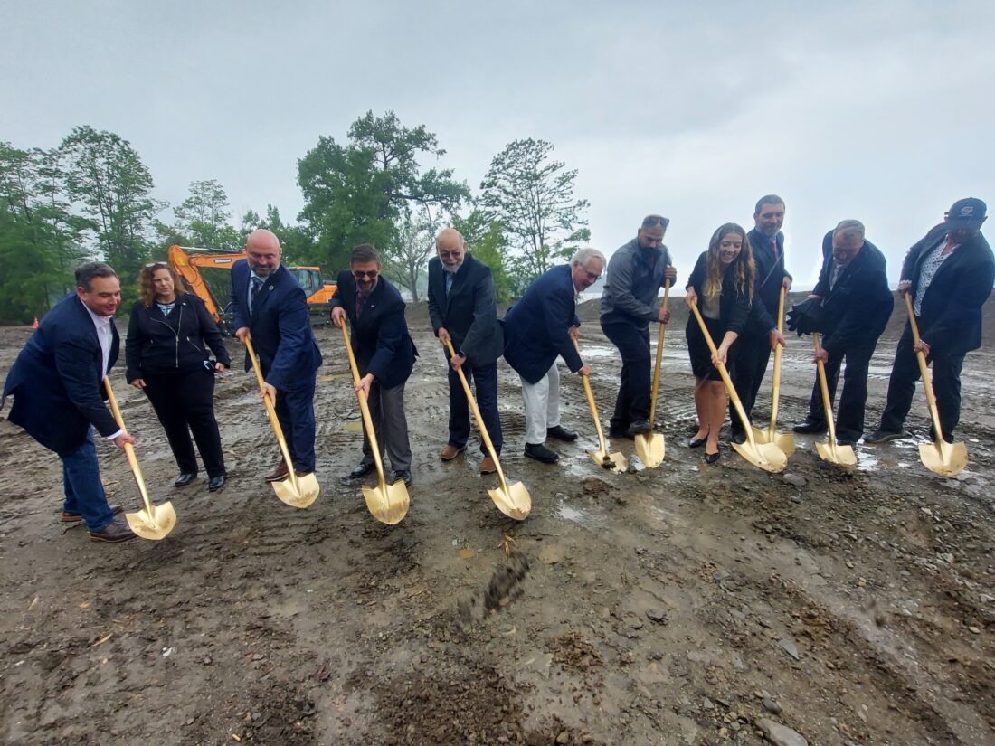 Officials dig in for new Hideaway Bay Resort News, Sports, Jobs